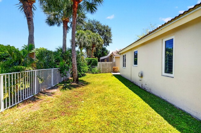 Building Photo - 5063 Ventura Dr