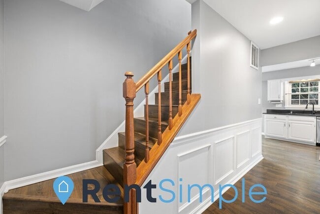 Building Photo - 3920 Bokel Dr