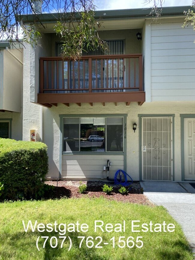 Building Photo - 1016 Eleanor Ave