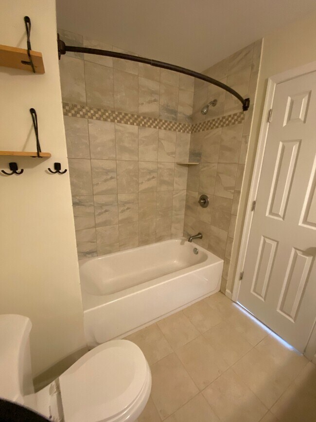 Building Photo - 6843 Jade Ct