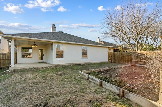 Building Photo - 9401 Pioneer Forest Dr