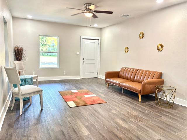 Building Photo - 1500 W Collin St