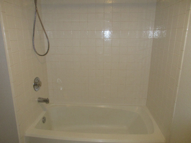 Building Photo - 3026 N Prospect St