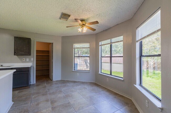 Building Photo - 8423 Parry Path