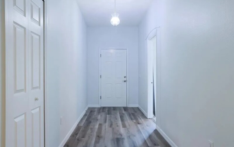 Building Photo - 200 Tree Branch Ln