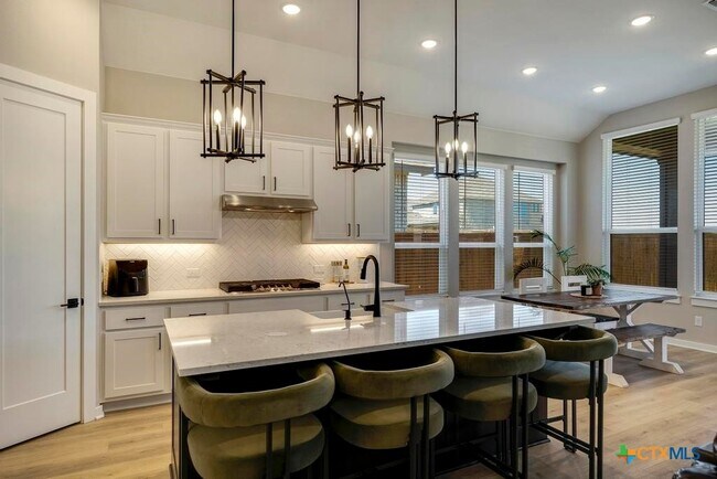 Building Photo - 5725 Huron Dr