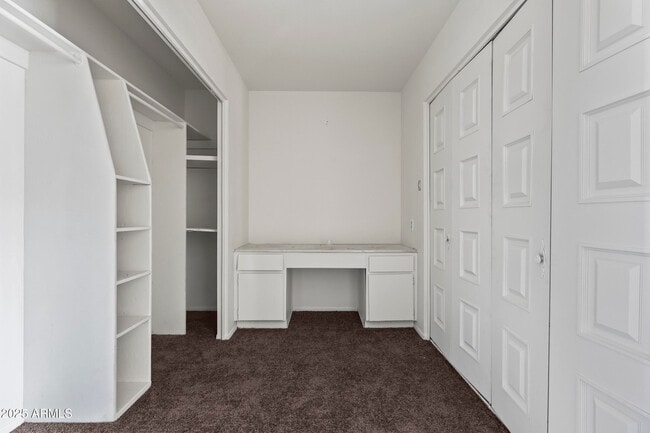 Building Photo - 5212 N 67th Dr