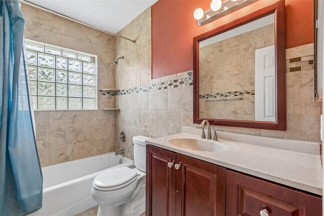Building Photo - 15109 Springview St