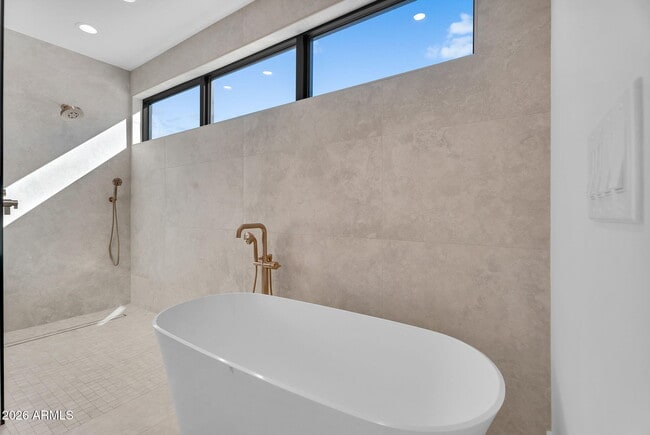 Building Photo - 6975 North 39th Pl