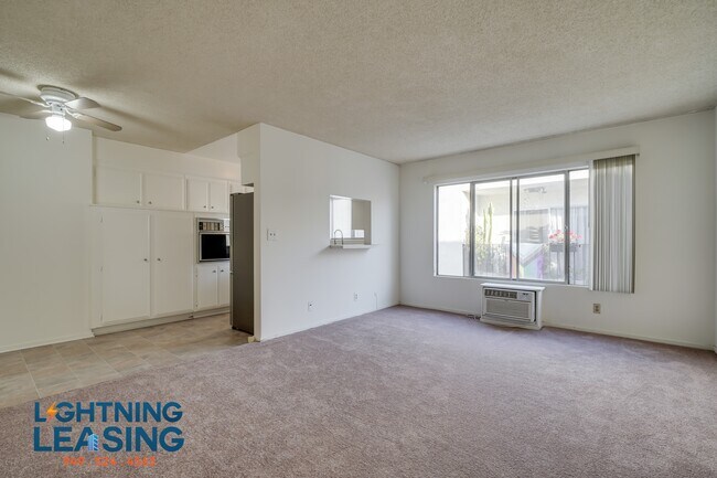 Building Photo - 1035 Hayworth Ave