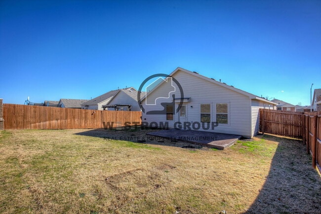 Building Photo - 404 Falling Star Dr