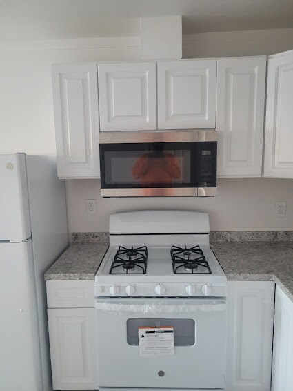 Building Photo - 45431 Corkwood Ave