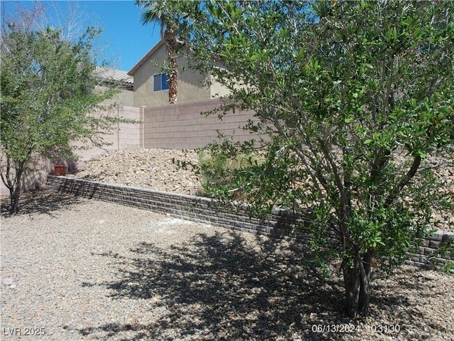 Building Photo - 528 Round Reign Ave