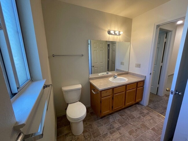 Building Photo - 3905 Pheasant Dr