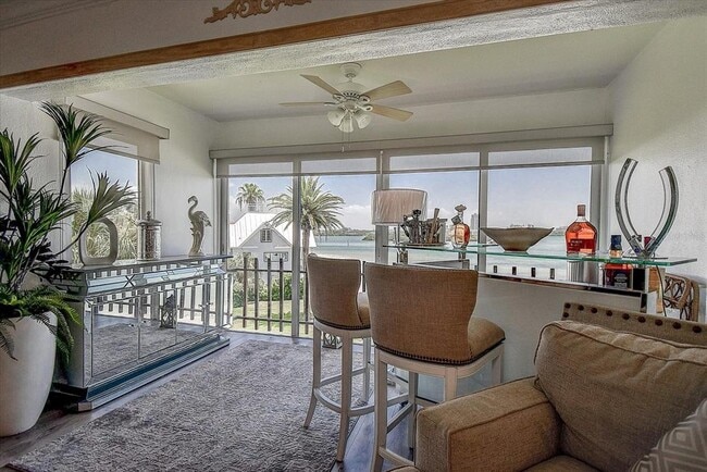 Building Photo - 865 S Gulfview Blvd