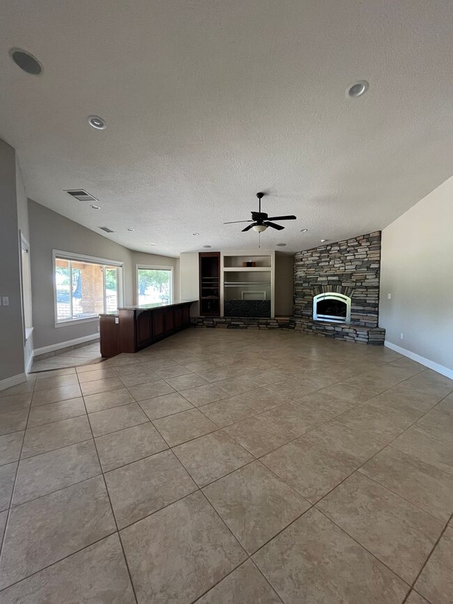 Building Photo - Golf course 3 Bedroom 2 Bath home in Helen...