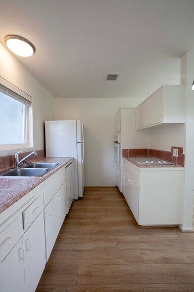 Building Photo - 478 Seaward Rd