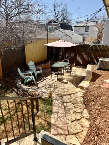 Building Photo - 520 E Dakota Ave