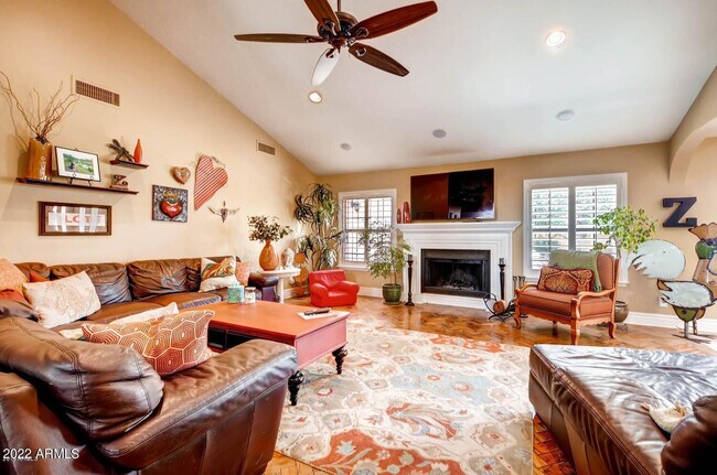 Building Photo - 3437 E Equestrian Trail
