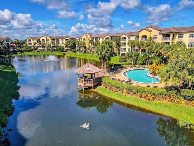 Building Photo - 400 Uno Lago Dr