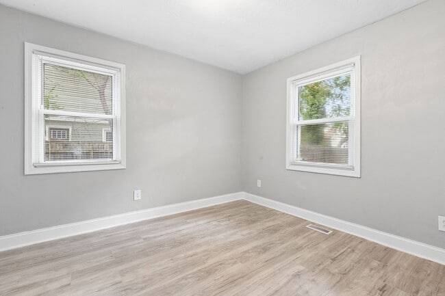 Building Photo - Move In Ready Norfolk Home!!