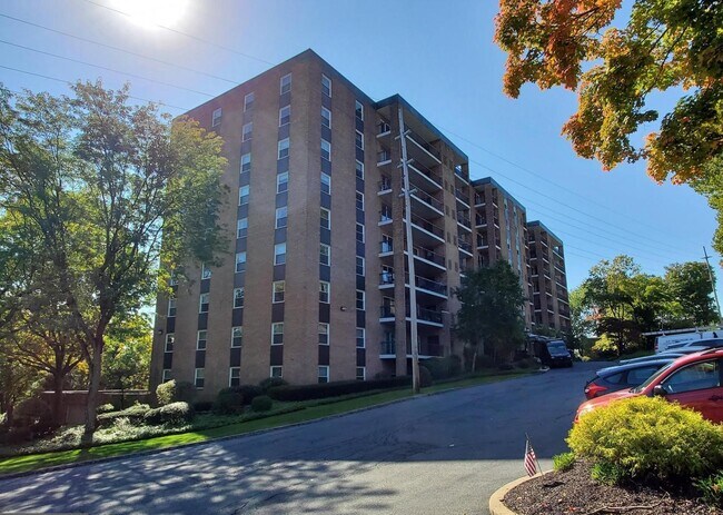 Primary Photo - 1375 Pershing Blvd