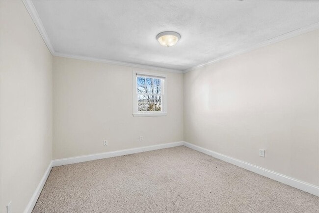 Building Photo - 8 Captain Cook Ln