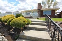 Building Photo - 4 BD, 4 BA House in Kennewick- Views of th...