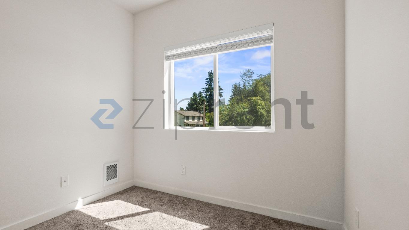 Building Photo - Unit C101
