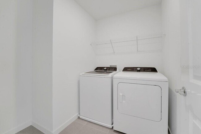 Building Photo - 33460 Binding Ties Ln