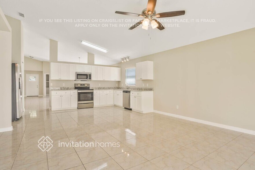 Building Photo - 6558 Cherry Grove Cir