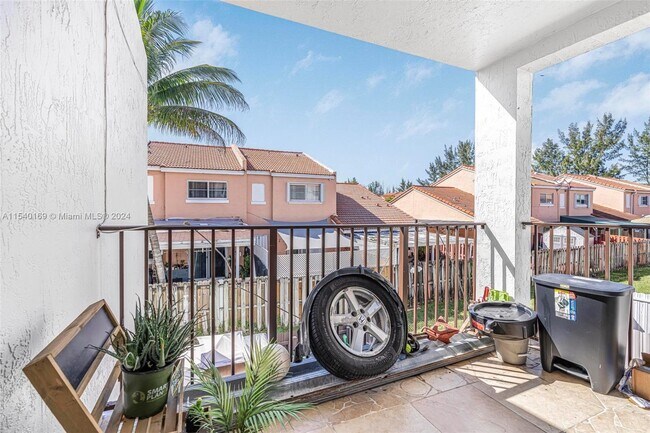 Building Photo - 1144 NW 125th Path