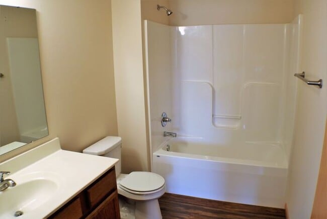 Building Photo - $1,200 | 2 Bedroom, 2 Bathroom Condo | No ...