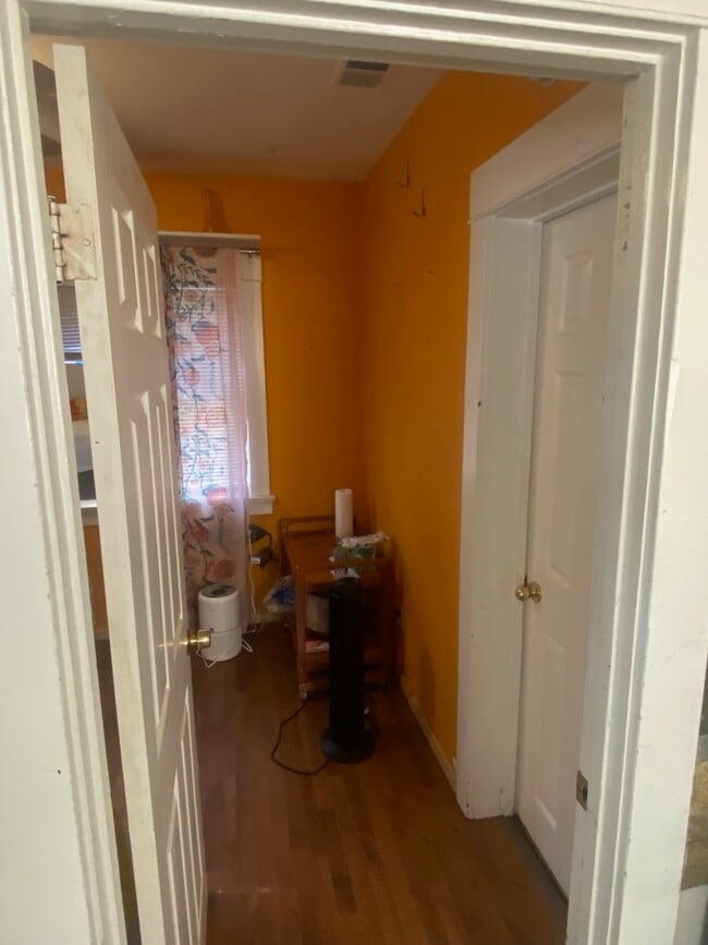 Building Photo - 3637 Marlborough Ave