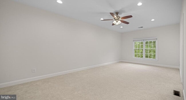 Building Photo - 27556 Paddock Trail Pl