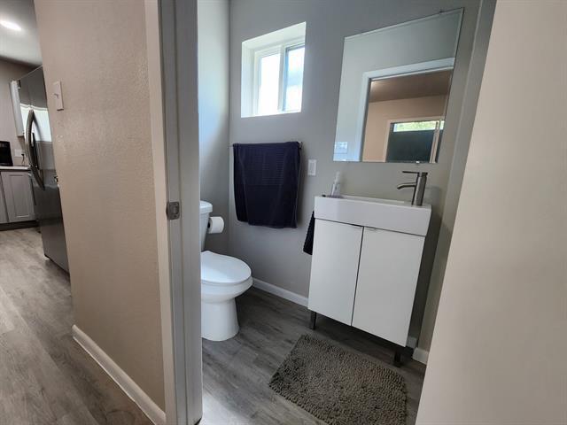 Building Photo - 511 Oakwood Ln