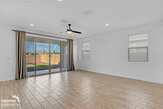 Building Photo - Beautiful 3Bdm 2Ba Home with Modern Upgrad...