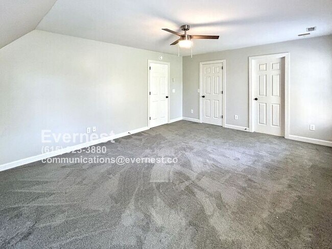 Building Photo - 4-Bedroom, 3.5-Bathroom Home in a Peaceful...