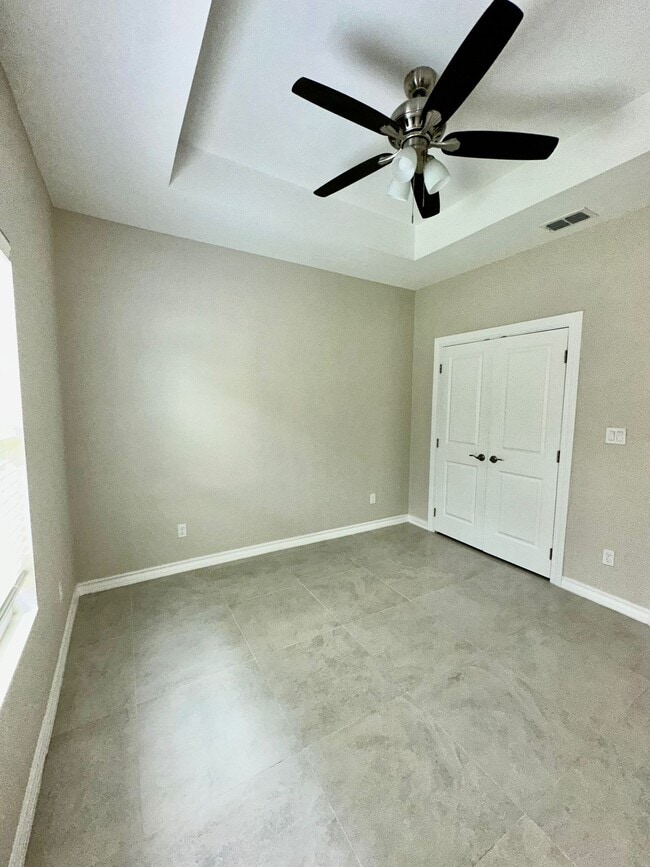 Building Photo - 5439 Barbwire Ln