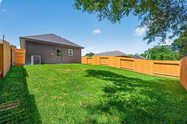 Building Photo - 11864 E Gate Dr