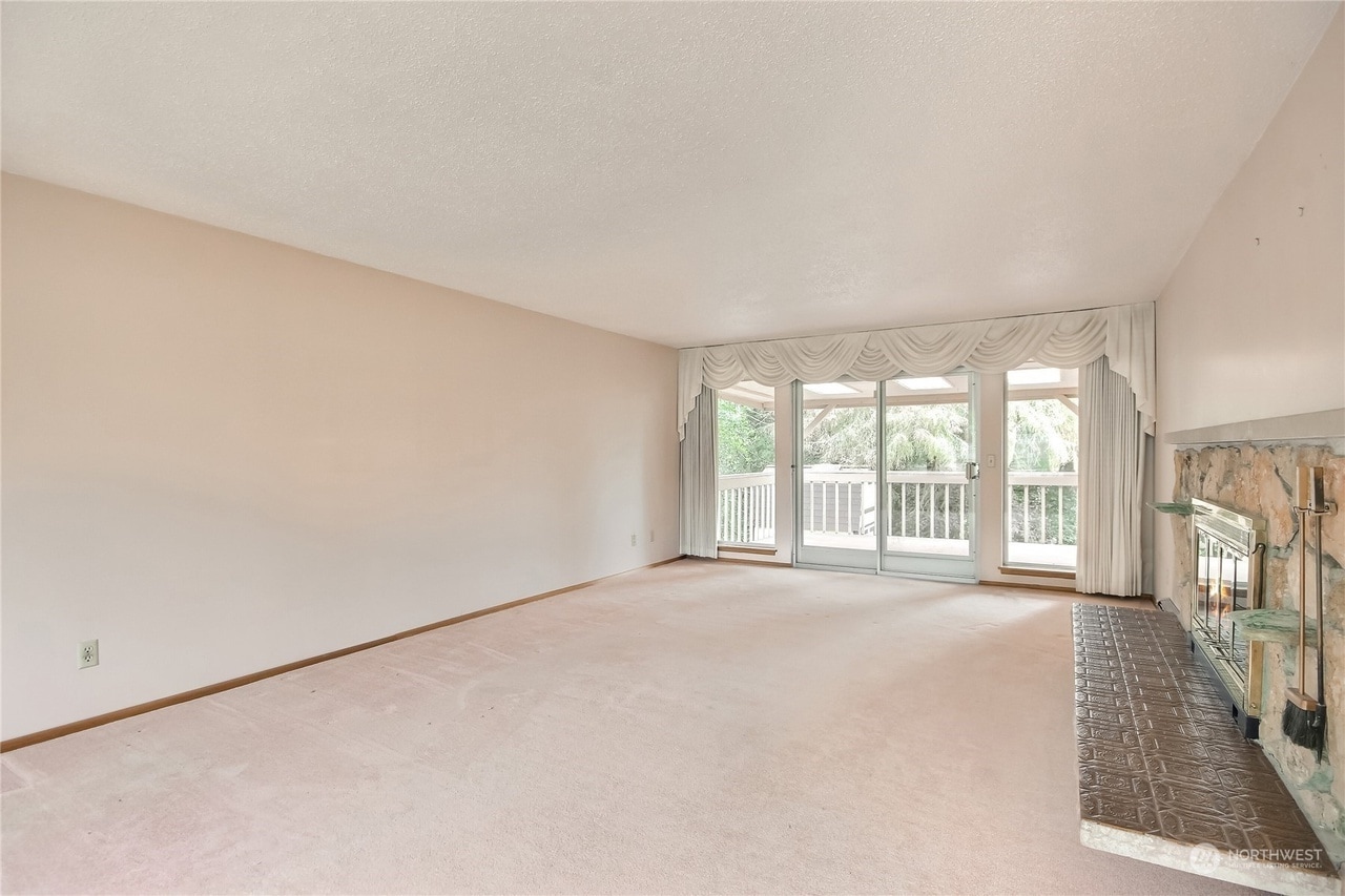 Living Room - 3527 Shattuck Ave S