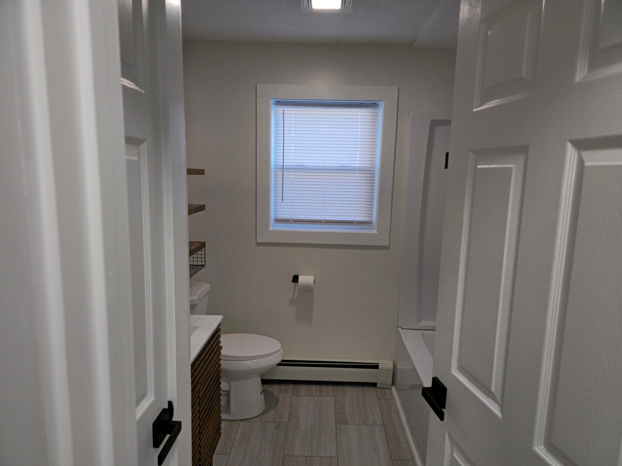 Second Floor Bathroom - 23 Old Etna Rd