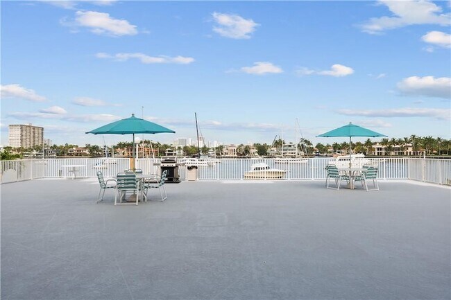 Building Photo - 95 N Birch Rd