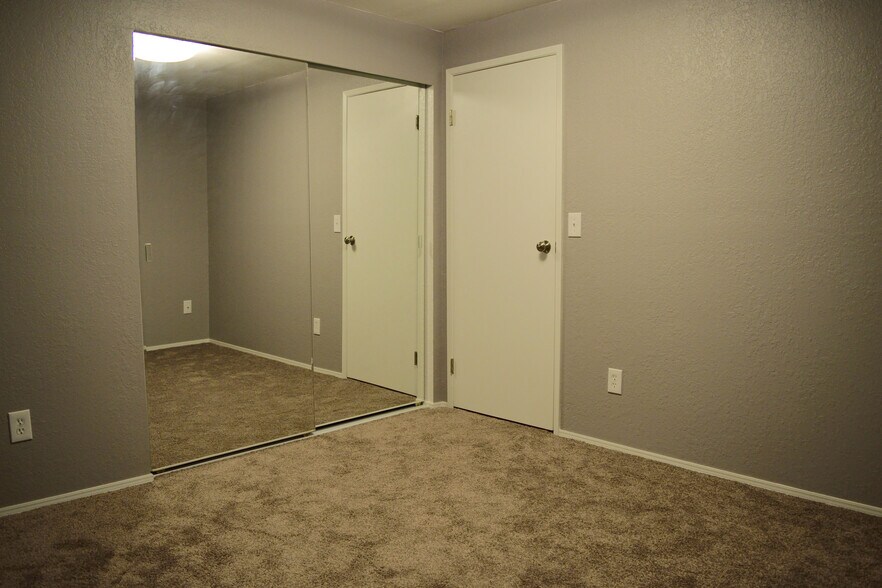Main bedroom - 1559 8th Street Northeast