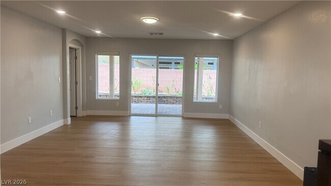 Building Photo - 5718 Woodchester Ave