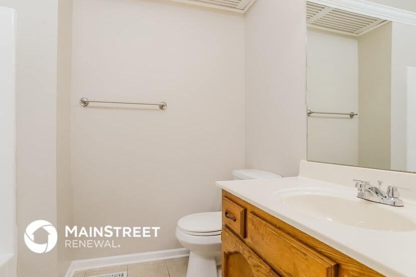 Building Photo - 713 SW Nelson Dr