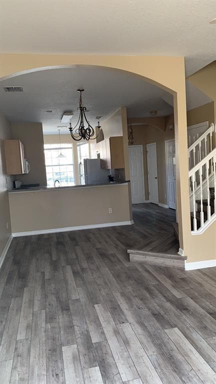 Building Photo - 1142 S Beach Cir