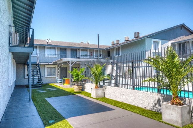 Primary Photo - Wilshire place