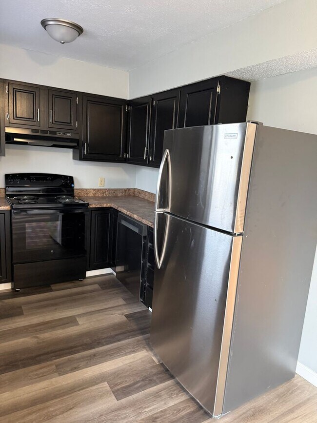 Building Photo - Fully remodeled 3 bedroom in great neighborhood - Iola