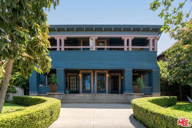 Building Photo - 2938 1/2 S La Salle Ave